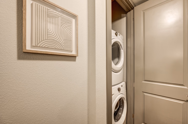 https://upcdn.io/W23MTH6/image/uploads/2025/07/22/4jdaC1Xq31-washer%20dryer%20use.jpg?f=avif&w=900&h=500&fit=cover&quality=60
