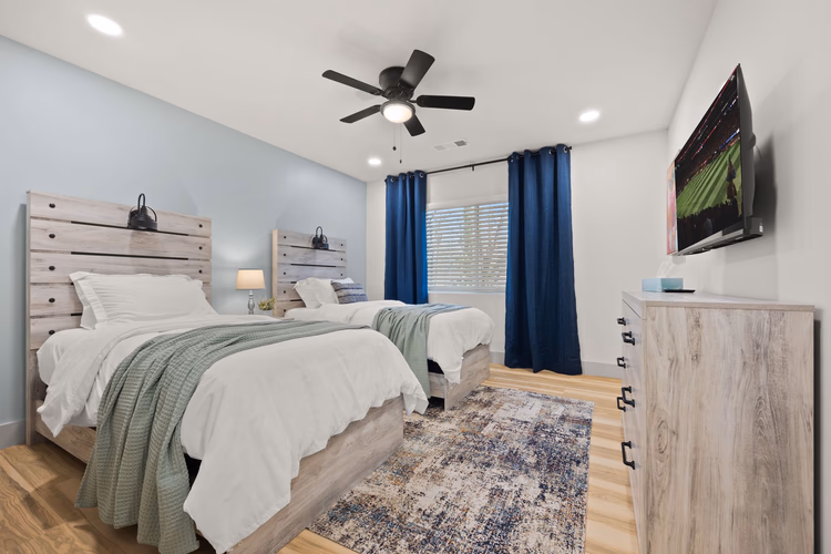 https://upcdn.io/W23MTH6/image/uploads/2025/07/22/4jdVWiUc6s-184%20Woodland%20Ln%20SW-53.jpg?f=avif&w=900&h=500&fit=cover&quality=60