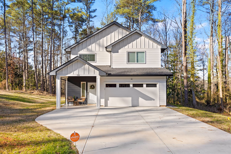 https://upcdn.io/W23MTH6/image/uploads/2025/07/22/4jdVWkayAf-184%20Woodland%20Ln%20SW-1.jpg?f=avif&w=900&h=500&fit=cover&quality=60