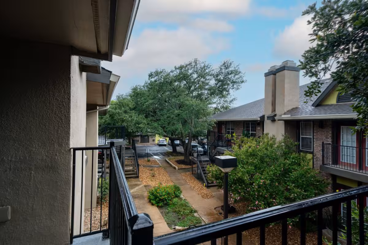 Allandale 2-2 Condo/Central & Quiet