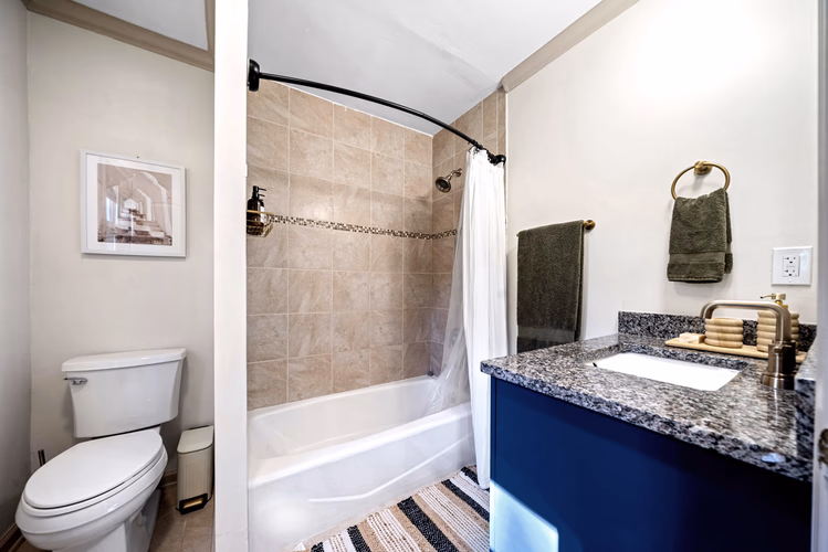 https://upcdn.io/W23MTH6/image/uploads/2025/07/23/4jdTsVJQLA-10-web-or-mls-DSC00015.jpg?f=avif&w=900&h=500&fit=cover&quality=60