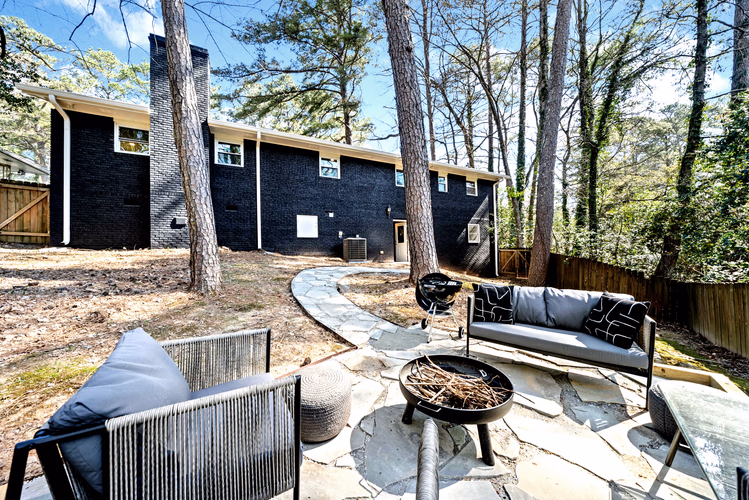 https://upcdn.io/W23MTH6/image/uploads/2025/07/23/4jdTsVNY7A-40-web-or-mls-DSC00114.jpg?f=avif&w=900&h=500&fit=cover&quality=60