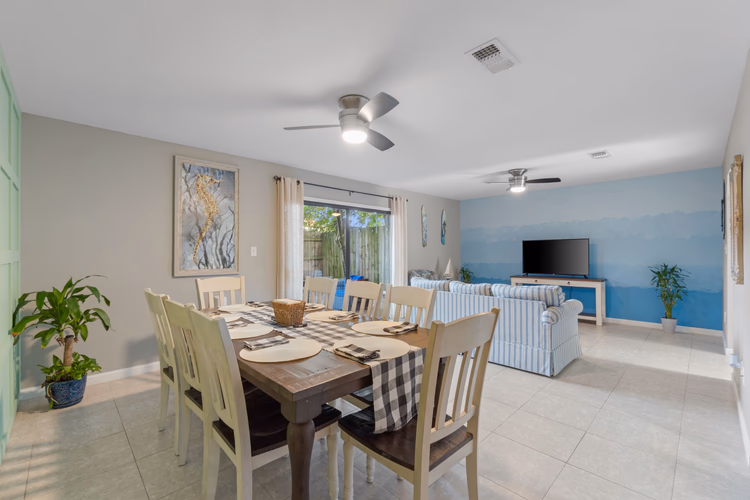 https://upcdn.io/W23MTH6/image/uploads/2025/07/23/4jdNwFuuKE-Living%20Rm%202.jpg?f=avif&w=900&h=500&fit=cover&quality=60