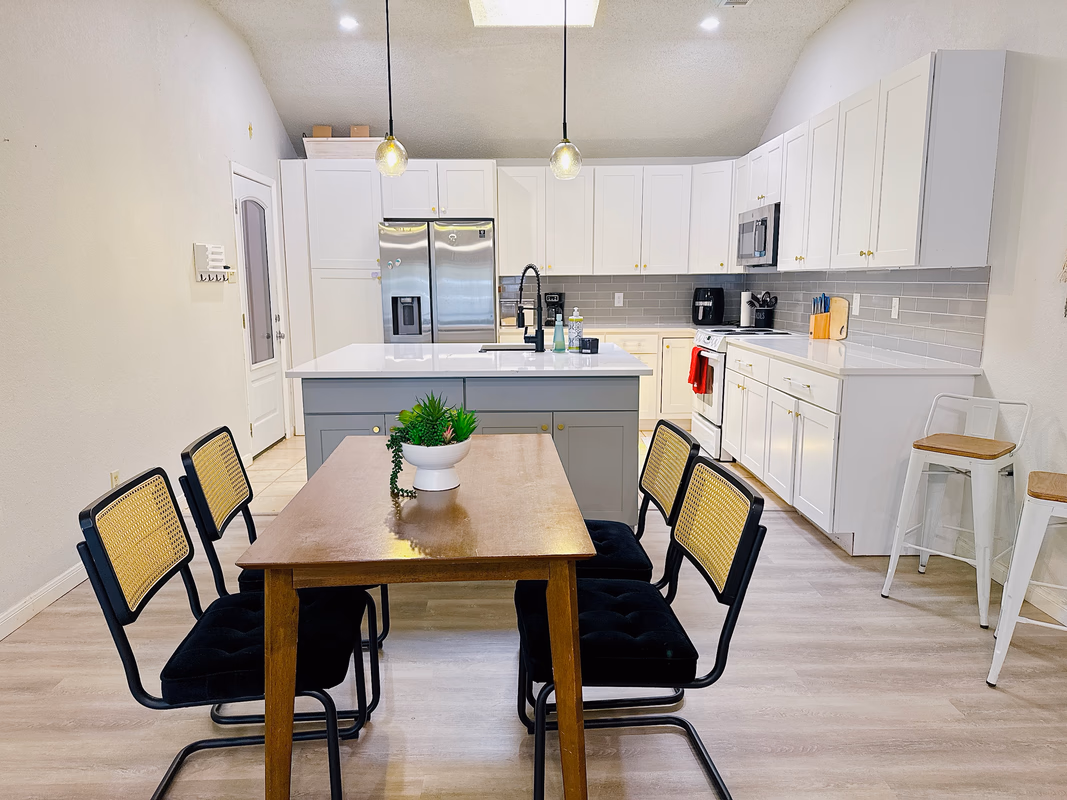 ValleySpring_Stunning 4Br2Ba |King Bed |Monthly discount