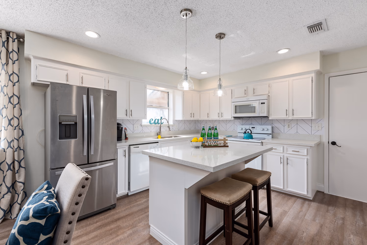 https://upcdn.io/W23MTH6/image/uploads/2025/07/24/4jdDSt9eHc-Kitchen%202%20copy.jpg?f=avif&w=900&h=500&fit=cover&quality=60