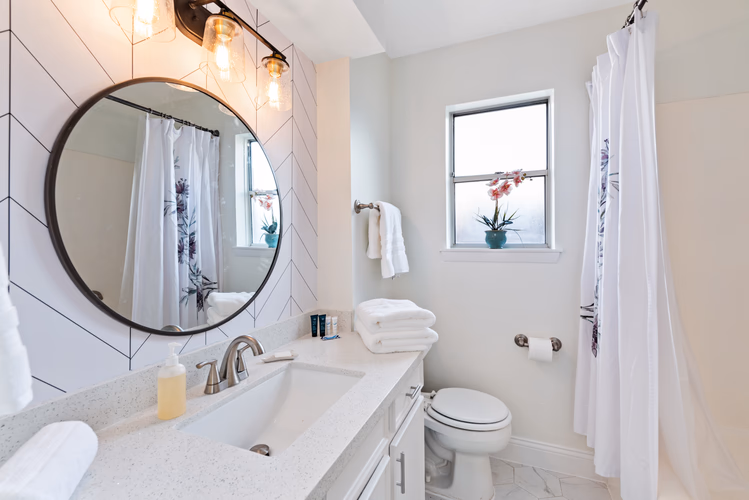 https://upcdn.io/W23MTH6/image/uploads/2025/07/24/4jdDStEPKd-bath%202%20copy.jpg?f=avif&w=900&h=500&fit=cover&quality=60