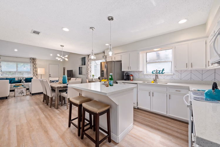 https://upcdn.io/W23MTH6/image/uploads/2025/07/24/4jdDSt8RAV-kitchen%201%20copy.jpg?f=avif&w=900&h=500&fit=cover&quality=60