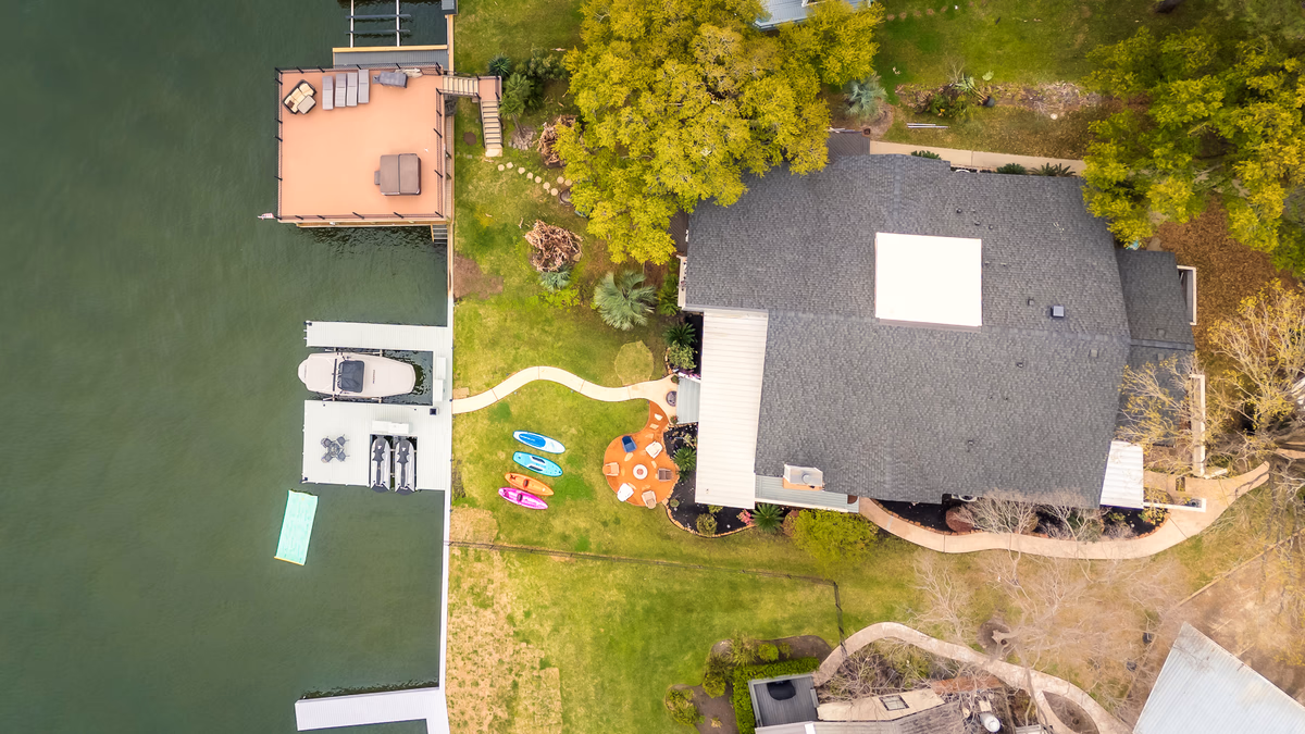 Conroe Lakefront Cottage