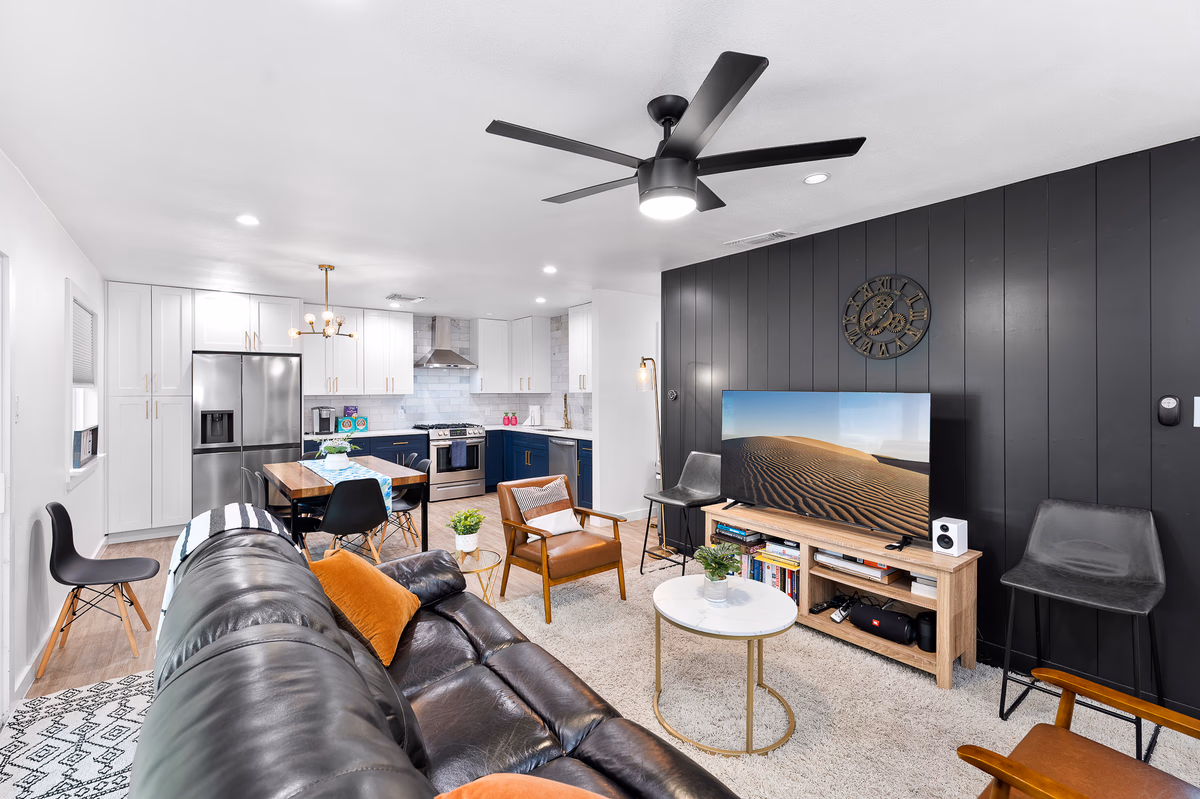 Cozy 4BR Texan Retreat |DT+Fast Wi-Fi + 3Full bath