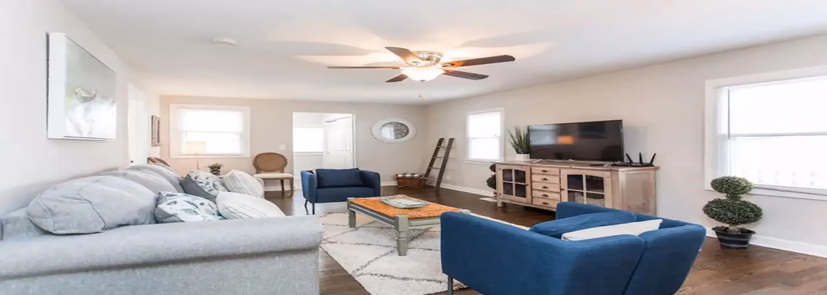Great For Families DT Libertyville near Naval Base