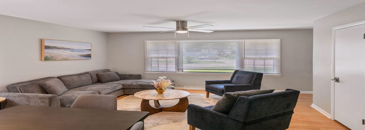 Bright & Roomy 5BR – Family-Ready Near Naval Base!