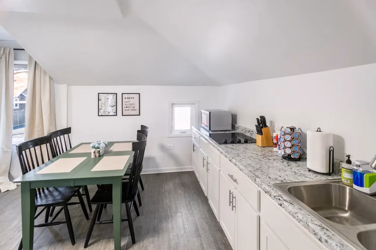 https://upcdn.io/W23MTH6/image/uploads/2025/07/30/4jcR9aoQCW-311%20West%20Park%20Ave%20Loft3.jpg?f=avif&w=900&h=500&fit=cover&quality=60