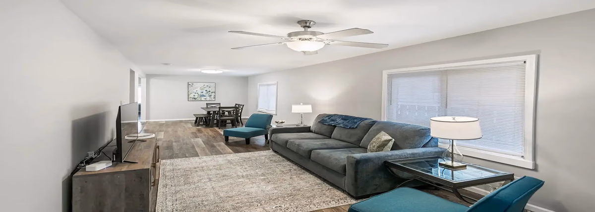 Cozy 2-Story House Near Downtown Libertyville