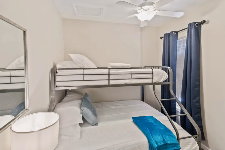 https://upcdn.io/W23MTH6/image/uploads/2025/07/31/4jcPQiZiCc-418%20North%20Jackson%20Street8.jpg?f=avif&w=900&h=500&fit=cover&quality=60