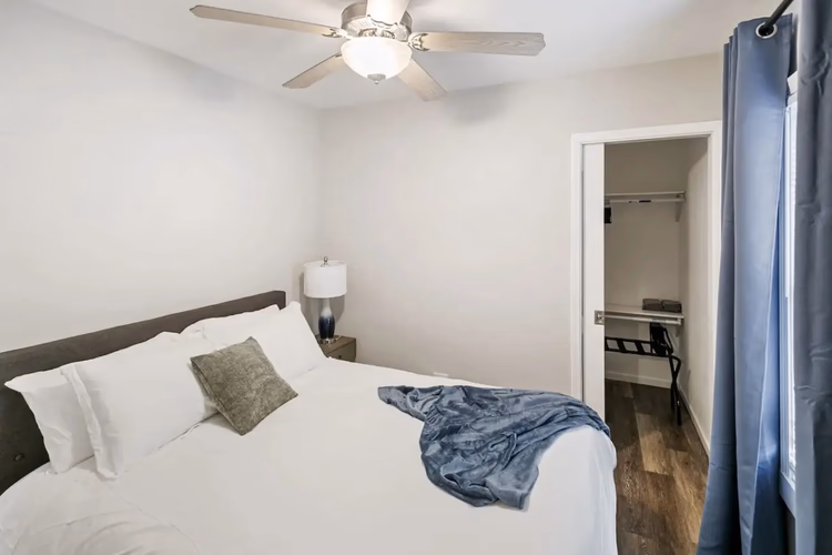 https://upcdn.io/W23MTH6/image/uploads/2025/07/31/4jcPBKc5H5-557%20Washington%20Park9.jpg?f=avif&w=900&h=500&fit=cover&quality=60