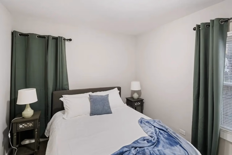 https://upcdn.io/W23MTH6/image/uploads/2025/07/31/4jcPBKVxJQ-557%20Washington%20Park8.jpg?f=avif&w=900&h=500&fit=cover&quality=60