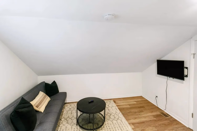 https://upcdn.io/W23MTH6/image/uploads/2025/07/31/4jcP9Mg35b-606%20Second%20Street12.jpg?f=avif&w=900&h=500&fit=cover&quality=60