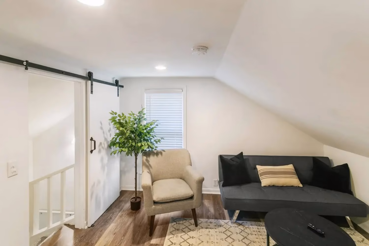 https://upcdn.io/W23MTH6/image/uploads/2025/07/31/4jcP9MfNJn-606%20Second%20Street9.jpg?f=avif&w=900&h=500&fit=cover&quality=60