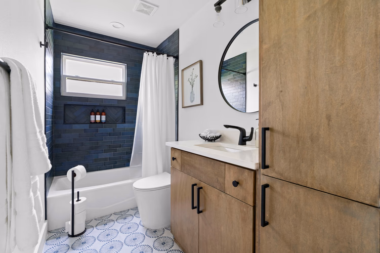 https://upcdn.io/W23MTH6/image/uploads/2025/08/05/4jbeMYExjx-27-web-or-mls-DSC06522.jpg?f=avif&w=900&h=500&fit=cover&quality=60