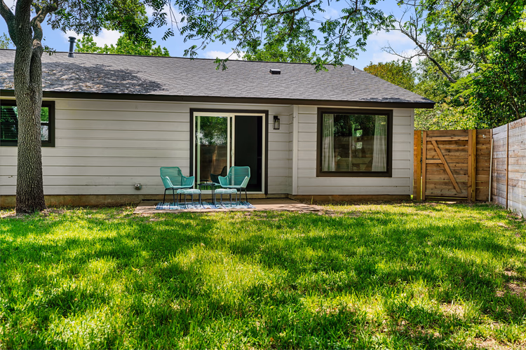 https://upcdn.io/W23MTH6/image/uploads/2025/08/05/4jbeMYJ7EG-37-web-or-mls-DSC06623.jpg?f=avif&w=900&h=500&fit=cover&quality=60