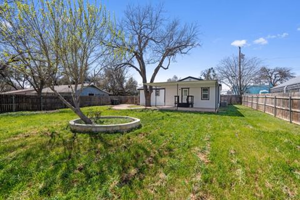 Modern 3BR/2BA Home Near Georgetown Square Sleeps 6