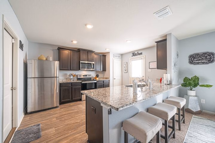 https://upcdn.io/W23MTH6/image/uploads/2025/08/08/4jbFZHHk6i-Kitchen%20LP.jpeg?f=avif&w=900&h=500&fit=cover&quality=60