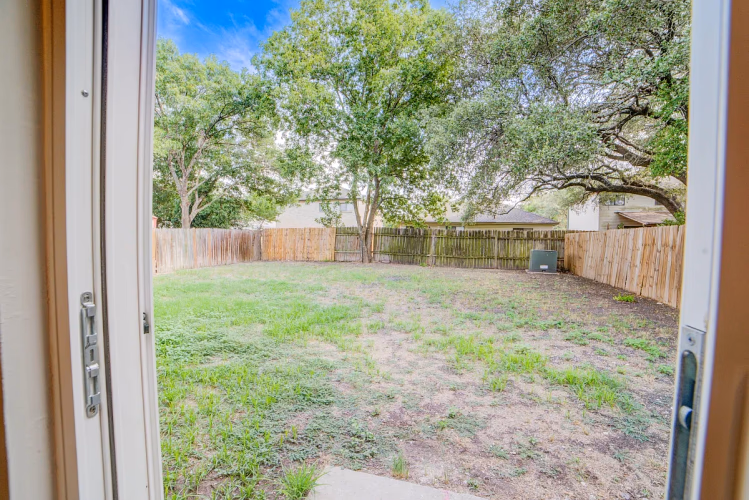 https://upcdn.io/W23MTH6/image/uploads/2025/08/13/4jahTe5bHk-1c1b30d678d1efa7932f7ddf2ecb8b02-uncropped_scaled_within_1536_1152.webp?f=avif&w=900&h=500&fit=cover&quality=60