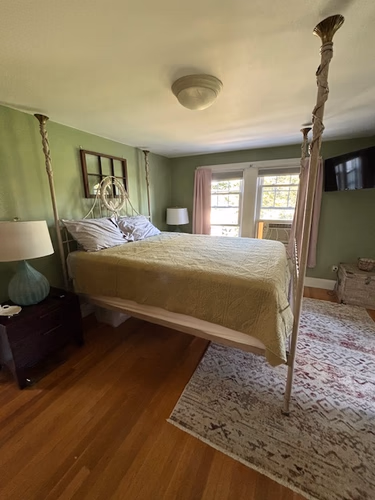 https://upcdn.io/W23MTH6/image/uploads/2025/08/13/4jaavTMV2Y-Bedroom%202.jpg?f=avif&w=900&h=500&fit=cover&quality=60