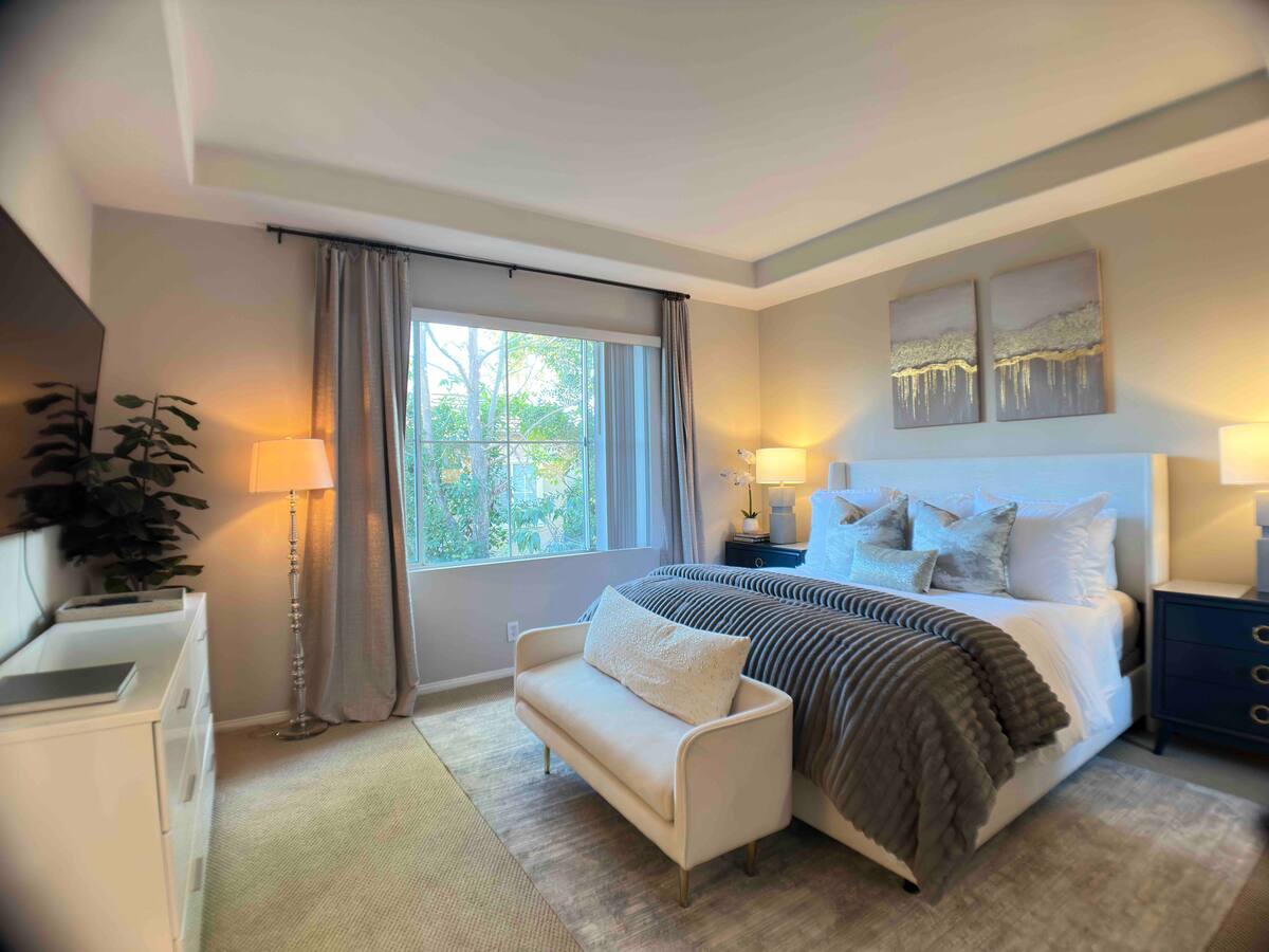 Chic & Cozy 3 Bedroom