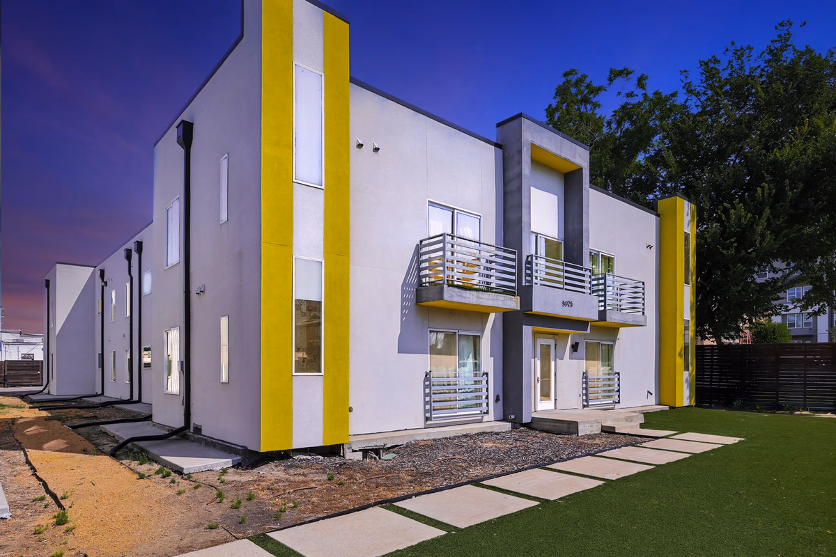 Centrally Located Cheerful 1BD/1BA Apt (Sleeps 2)