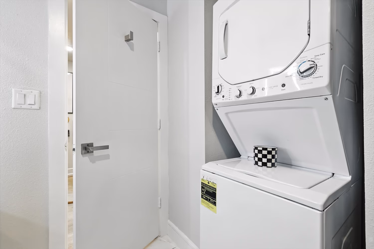https://upcdn.io/W23MTH6/image/uploads/2025/08/19/4jZpPkTD8W-E%20(9).jpg?f=avif&w=900&h=500&fit=cover&quality=60