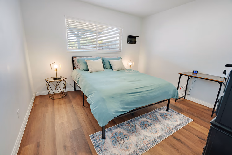 https://upcdn.io/W23MTH6/image/uploads/2025/08/19/4jZoUmCS3E-11-web-or-mls-DSC00780.jpg?f=avif&w=900&h=500&fit=cover&quality=60