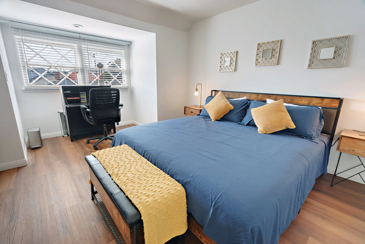 https://upcdn.io/W23MTH6/image/uploads/2025/08/19/4jZoUeewFj-24-web-or-mls-DSC00819.jpg?f=avif&w=900&h=500&fit=cover&quality=60