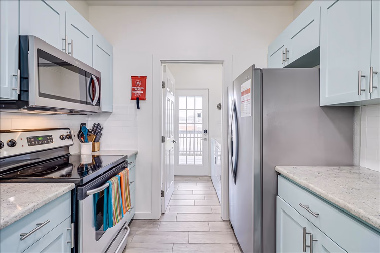 https://upcdn.io/W23MTH6/image/uploads/2025/08/21/4jZaSsFN6w-4_Kitchen_2.jpg?f=avif&w=900&h=500&fit=cover&quality=60