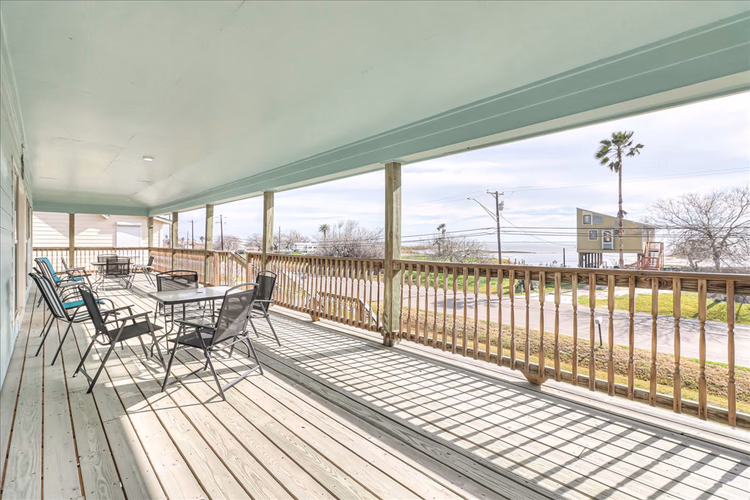 https://upcdn.io/W23MTH6/image/uploads/2025/08/21/4jZaSsLuFW-1_Copy-Front-porch-oceanvie.jpg?f=avif&w=900&h=500&fit=cover&quality=60