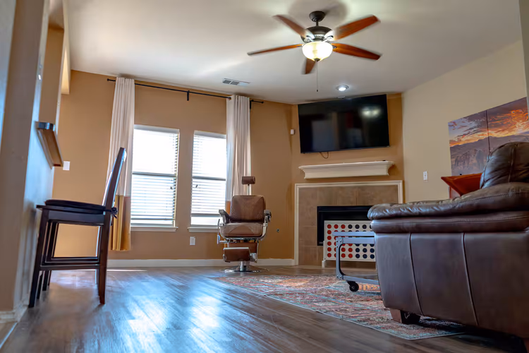 https://upcdn.io/W23MTH6/image/uploads/2025/08/25/4jZ5CaLVAV-Living%202.avif?f=avif&w=900&h=500&fit=cover&quality=60