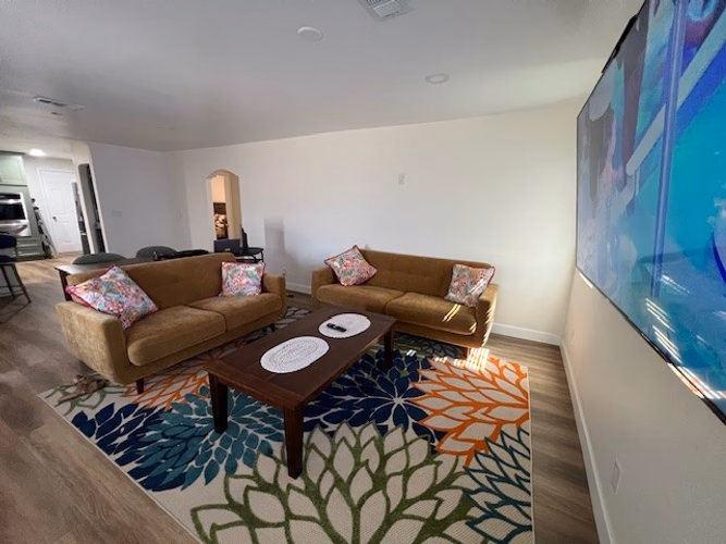 https://upcdn.io/W23MTH6/image/uploads/2025/08/26/4jYsDiR1G9-living%20room%201%20front%202.jpg?f=avif&w=900&h=500&fit=cover&quality=60
