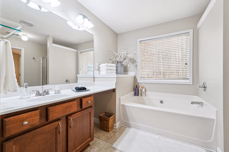 https://upcdn.io/W23MTH6/image/uploads/2025/08/29/4jYWX2ktEo-020%20-%20396%20grenier%20terrace%20ne%20lawrenceville%20ga.jpg?f=avif&w=900&h=500&fit=cover&quality=60