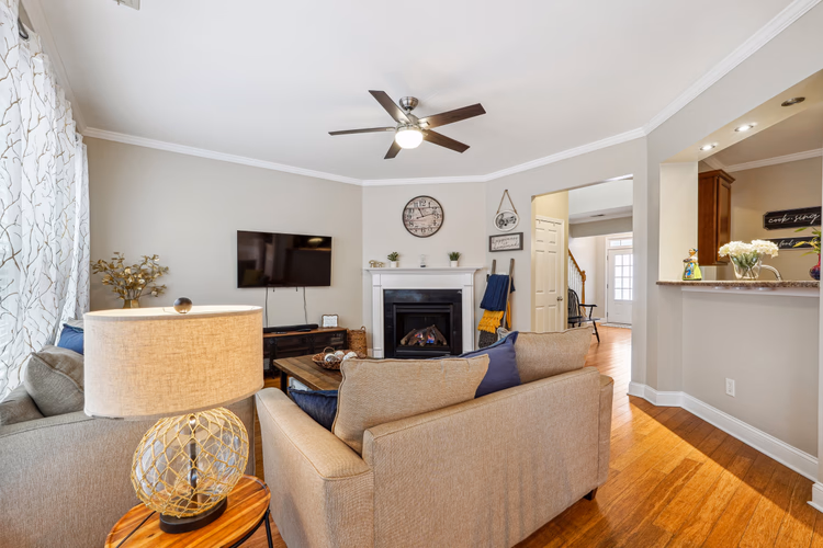 https://upcdn.io/W23MTH6/image/uploads/2025/08/29/4jYWX2k36W-008%20-%20396%20grenier%20terrace%20ne%20lawrenceville%20ga.jpg?f=avif&w=900&h=500&fit=cover&quality=60
