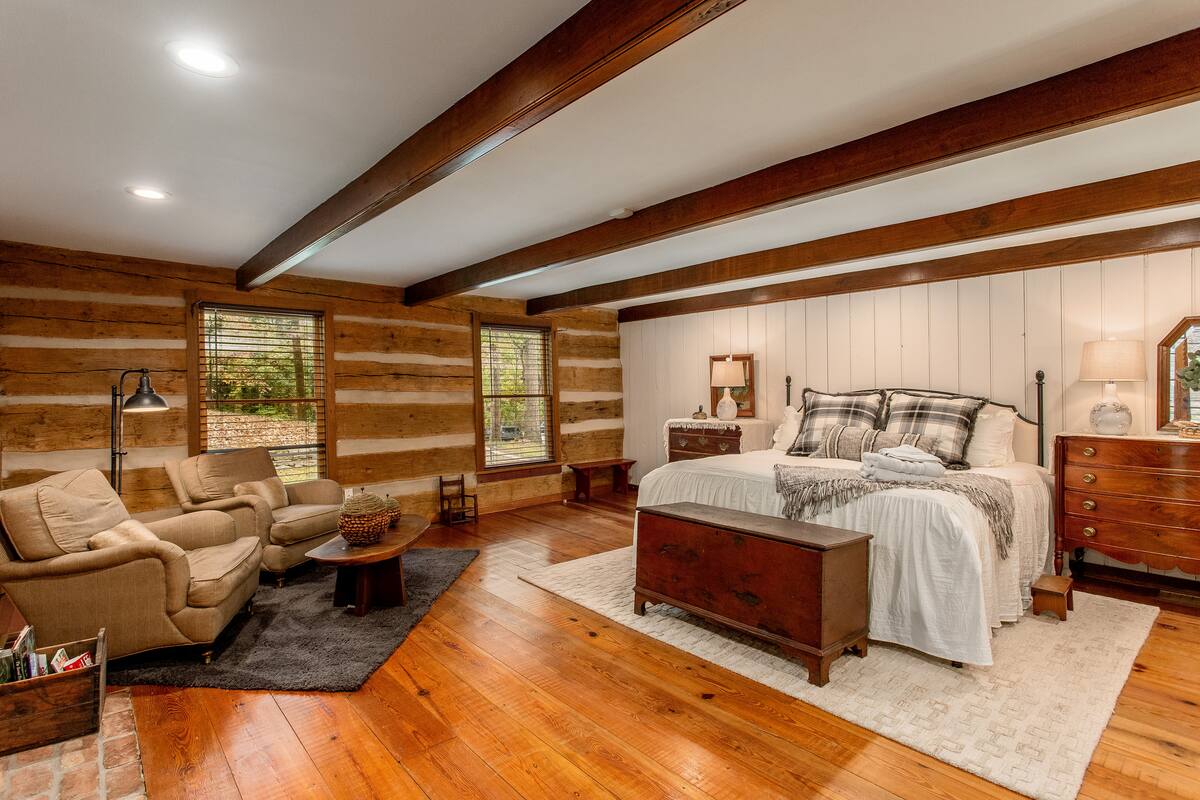 Bryan Luxury Cabin