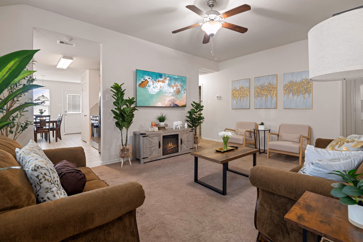 Relax, Quiet, Clean, & 15min Away From Airport