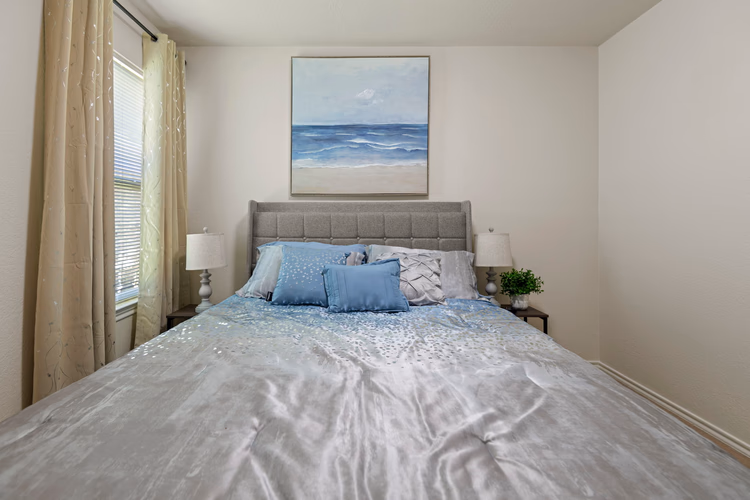 https://upcdn.io/W23MTH6/image/uploads/2025/09/04/4jXnpaep4q-7-web-or-mls-1723-bonnyton-ln.jpg?f=avif&w=900&h=500&fit=cover&quality=60