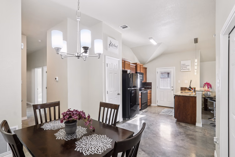 https://upcdn.io/W23MTH6/image/uploads/2025/09/05/4jXbJAzbGF-10-web-or-mls-Liberation%20Ln-S1908-010.jpeg?f=avif&w=900&h=500&fit=cover&quality=60