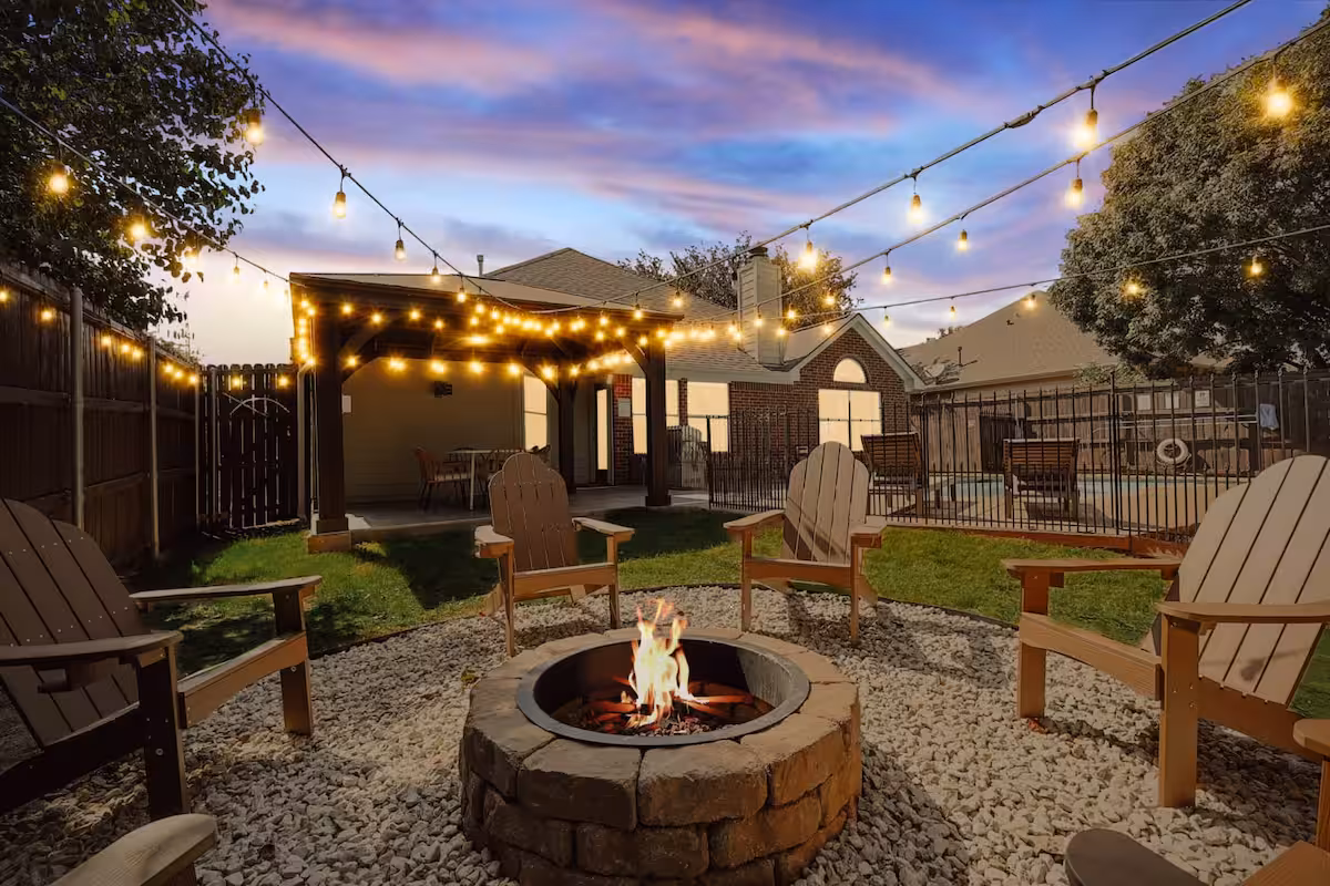 The Blue Holly - Bright & Spacious with a Pool