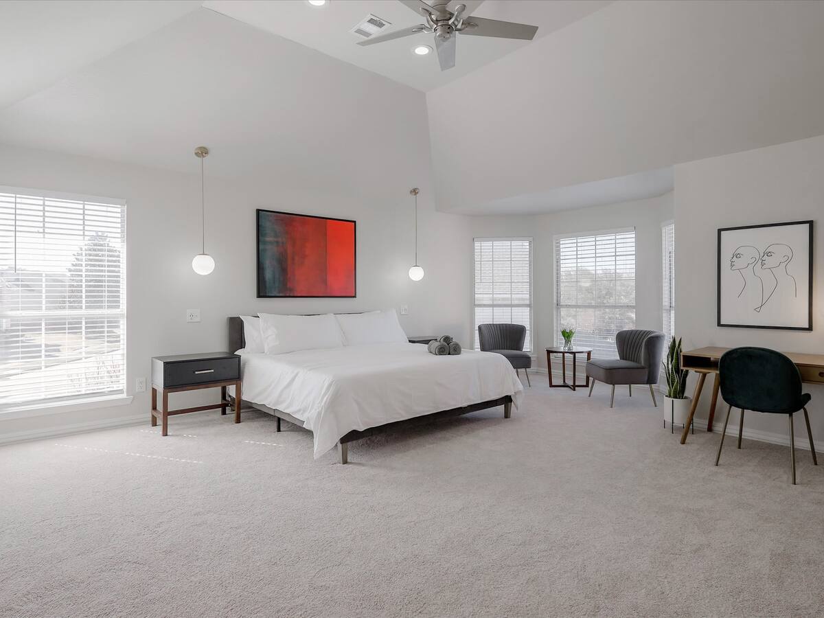 5BD Glamorous Home | Backyward Oasis, Cinema Room