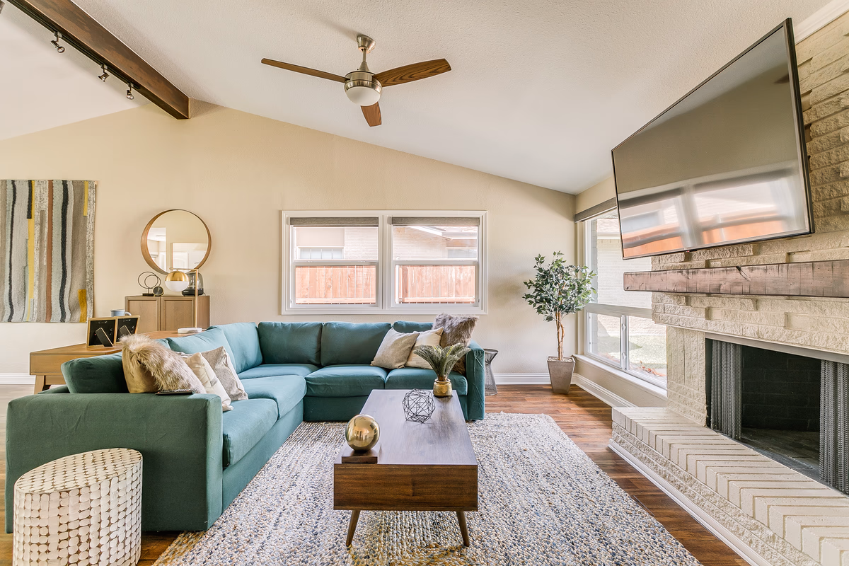 4-BD/3-BA Chic Timeless Elegance - 15 Mins to DT