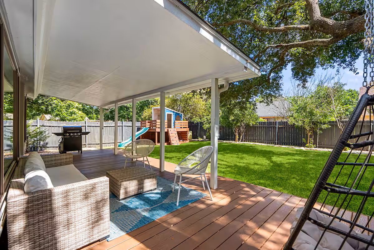 Modern Comfort - Walk to Pool, Parks, Trail & Local Eats