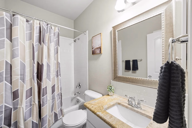 https://upcdn.io/W23MTH6/image/uploads/2025/09/13/4jWXfZEc6E-Bath%202%20374%20Hamilton%20St.%2C%20Lewisville%2C%20TX.jpg?f=avif&w=900&h=500&fit=cover&quality=60