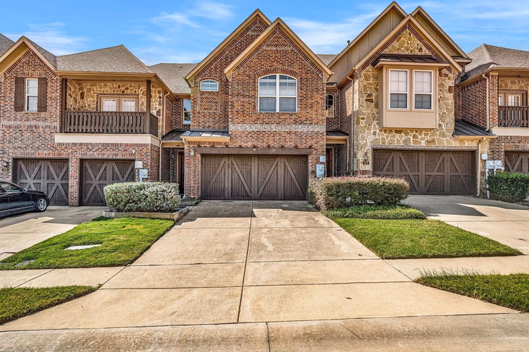 https://upcdn.io/W23MTH6/image/uploads/2025/09/13/4jWXfZDE5h-Front%20374%20Hamilton%20St.%2C%20Lewisville%2C%20TX.jpg?f=avif&w=900&h=500&fit=cover&quality=60