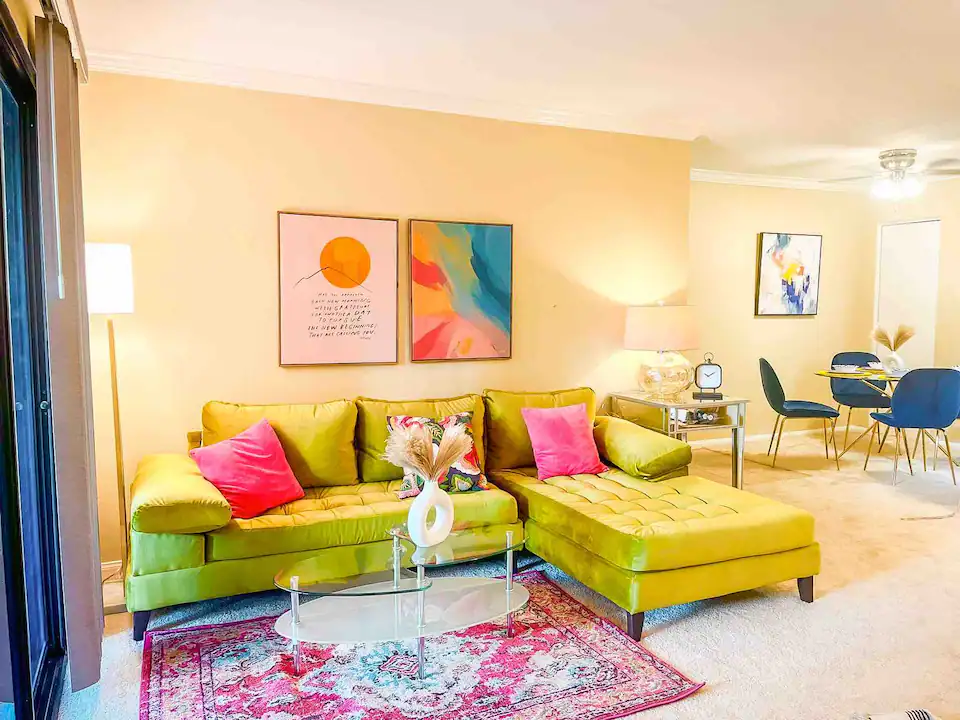 Gated 2Be1Ba Condo with Pool